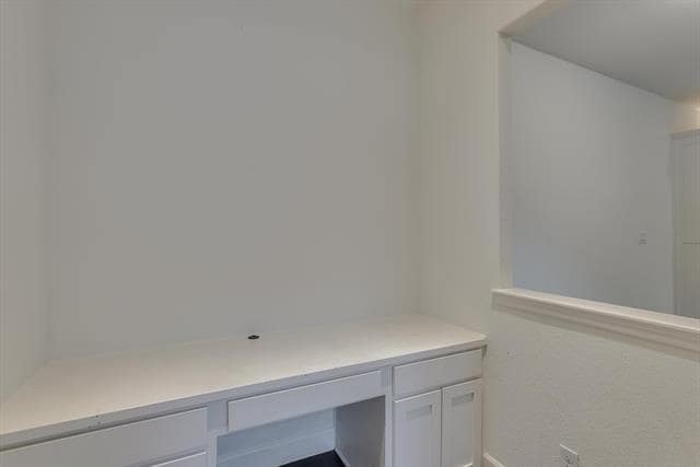 Building Photo - 4064 Washburne Dr