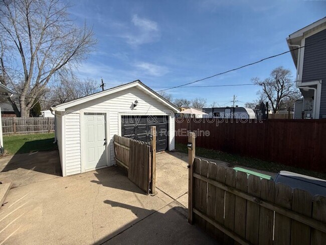 Building Photo - 1202 Cleveland St