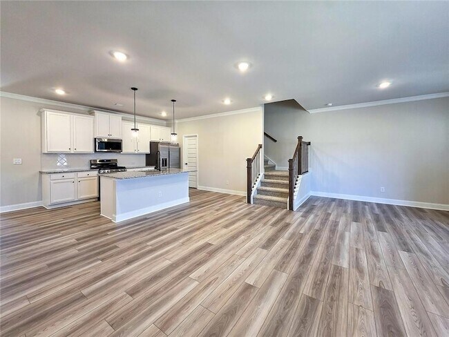 Building Photo - 3517 Iron Hearth Bnd