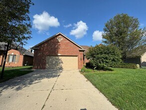 Building Photo - Beautiful 4 bedroom, 3 bath home in Macomb!