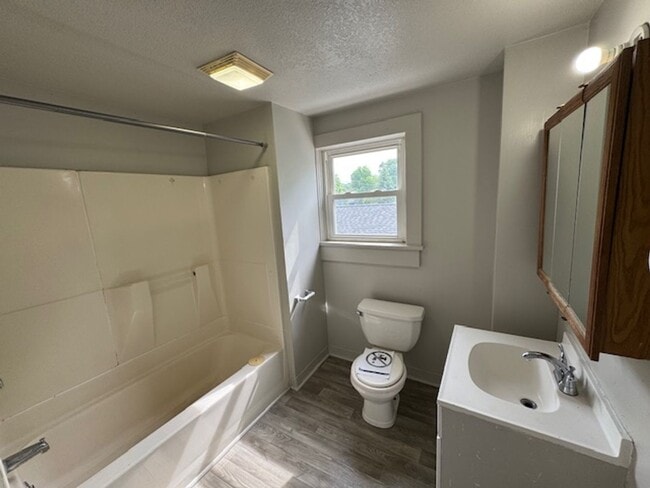 Building Photo - 3515 Felician St