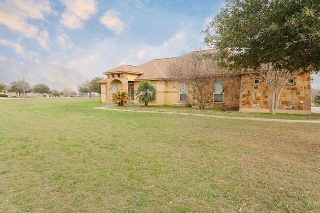 Building Photo - Beautiful 4 Bedroom Rental Home in Lytle, ...