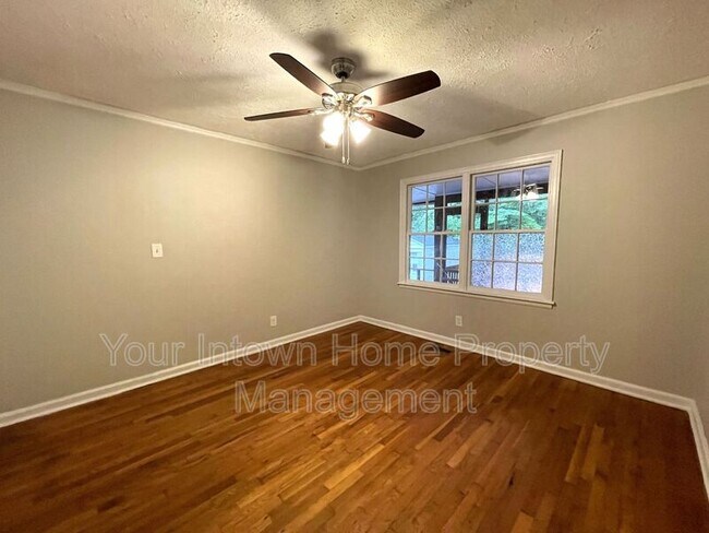 Building Photo - 430 Lynnhaven Dr SW