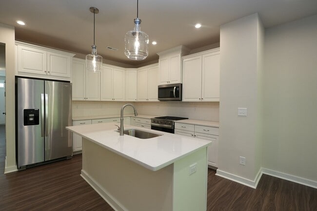Building Photo - Coming Soon! 3 BR/3BA | New Toll Brothers Townhome | 1-Car Garage Parking | In Charlotte!
