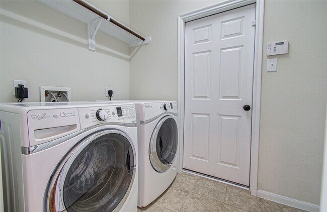 Building Photo - 28666 Pleasant Forest Dr