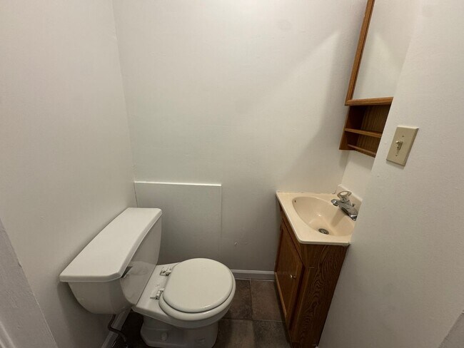 Building Photo - 1408 Bass Ave