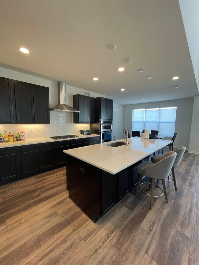 Building Photo - Gorgeous 4 Bed 2.5 Bath New Build in Timnath!