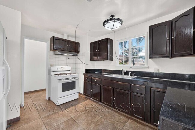 Building Photo - 3301 Muriel Dr
