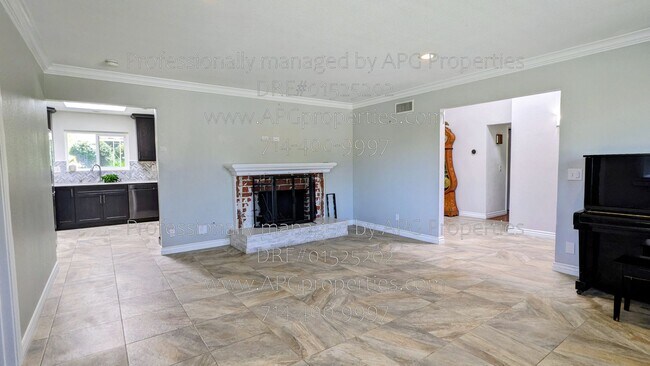 Building Photo - 15068 Mountain Spring St