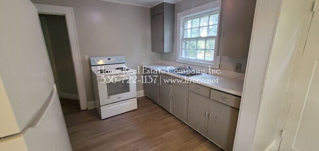 Building Photo - 310 Forty-Foot St