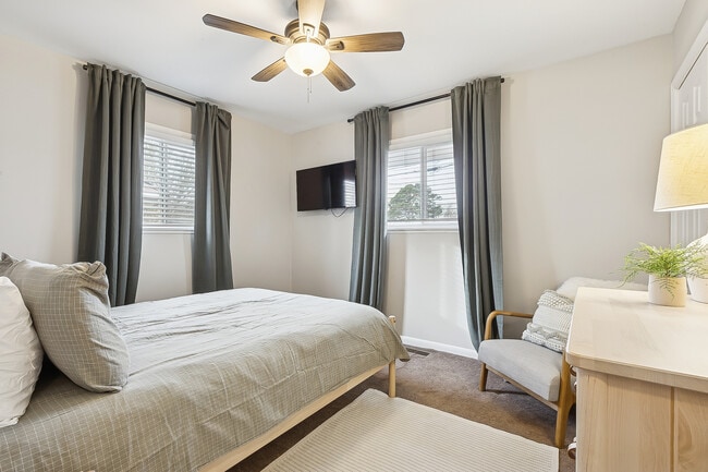 Building Photo - 616 Lemaster Ave