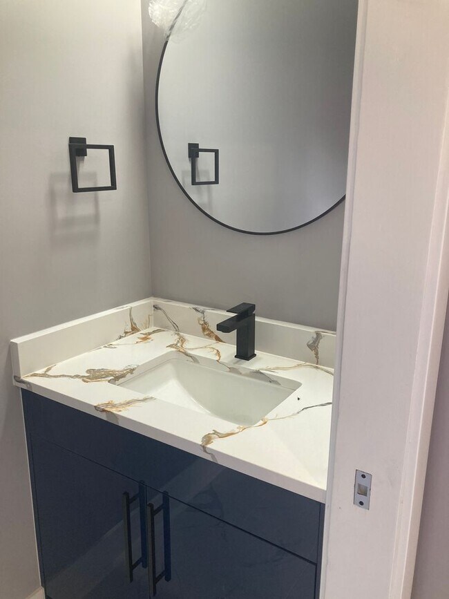 Building Photo - Extravagant New Construction in Polish Hill – A Must-See Luxury Rental!