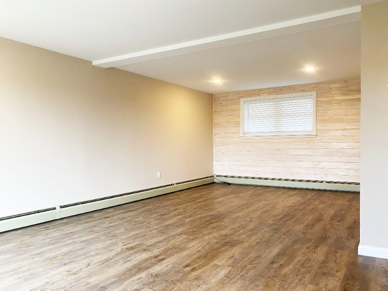 Building Photo - 1953 PA-212