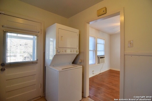 Building Photo - TERRELL HEIGHTS DUPLEX - ALAMO HEIGHTS I.S.D.
