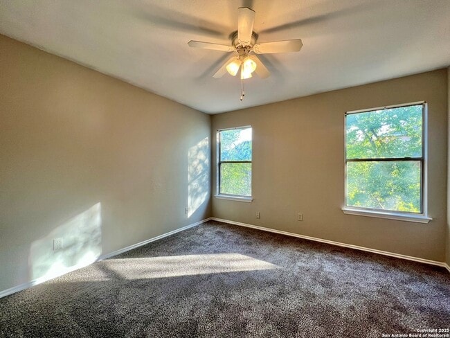 Building Photo - 5602 Golf Mist
