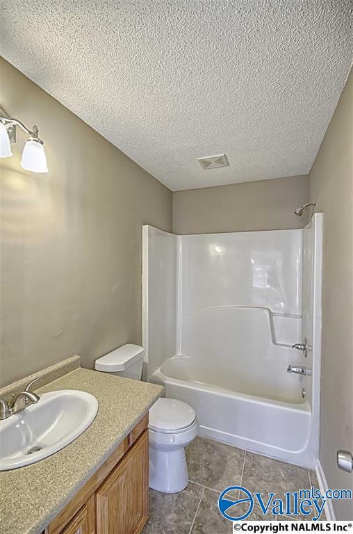 Building Photo - 105 Grey Fawn Trail