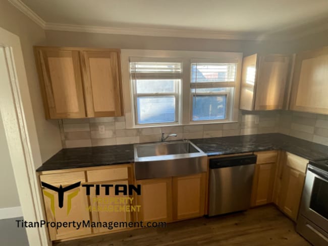 Building Photo - 2Bed/1Bath House