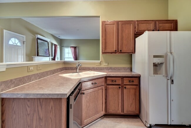 Building Photo - 164 Old Field Rd