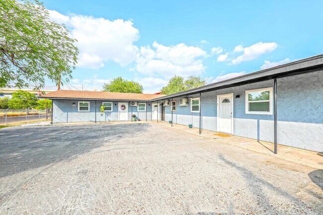 Building Photo - 1920 Madison St