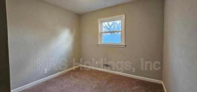 Building Photo - 1824 Meadow Lake Dr