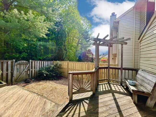 Building Photo - 7503 Westmore Dr