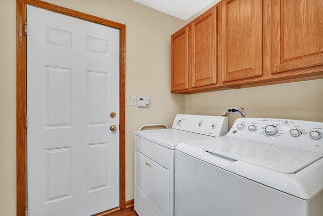 Building Photo - 18568 W Point Dr