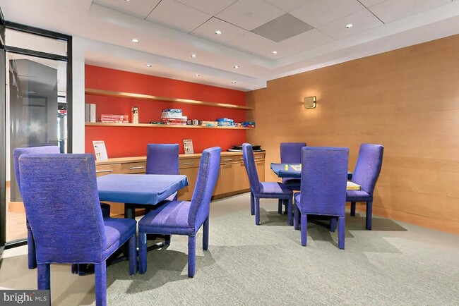 Building Photo - 5903 Mt Eagle Dr