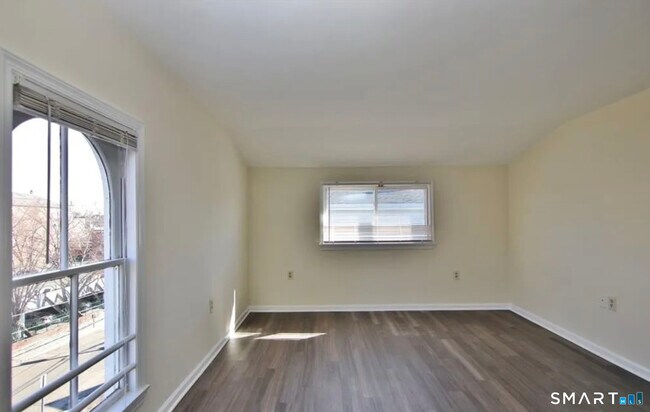 Building Photo - 16 Haviland St