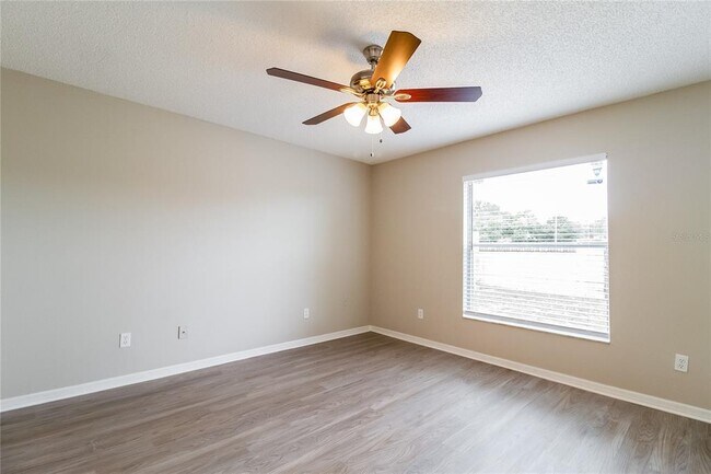 Building Photo - 2826 Delcrest Ct