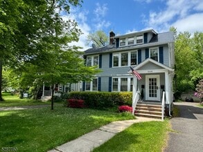 Building Photo - 226 Park St