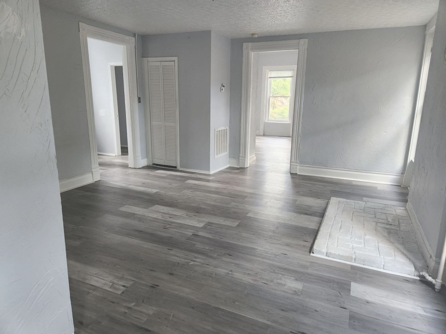Living room - 1036 S 7th St