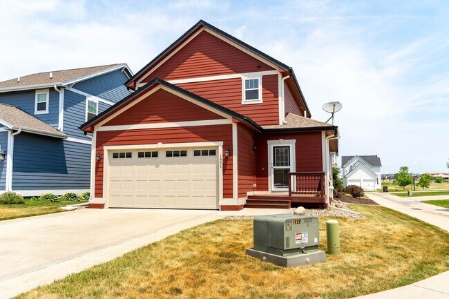 Building Photo - PRAIRIE TRAIL!! 4 Bed, 3.5 Bath Two-Story Home in Ankeny
