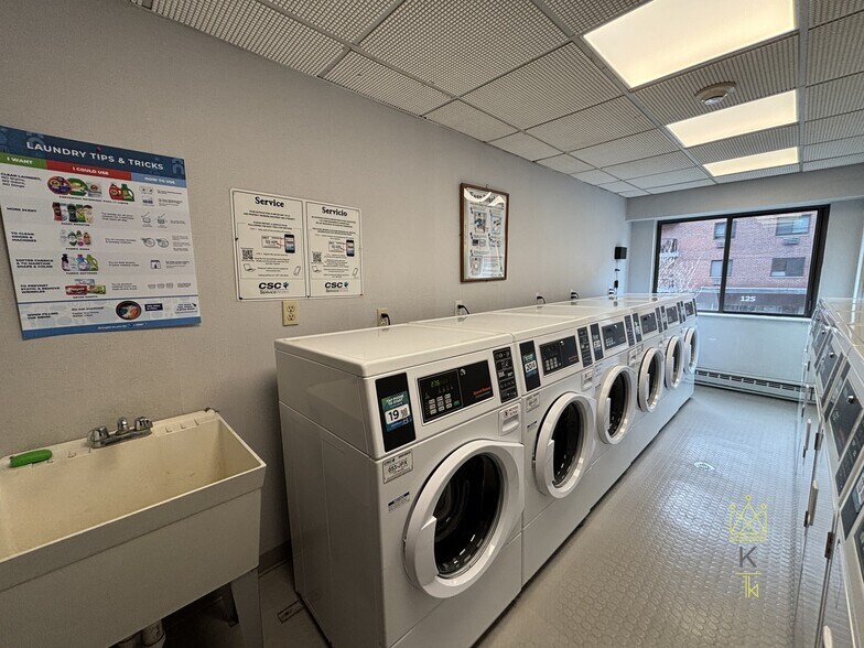 Building Photo - 135 Pleasant St