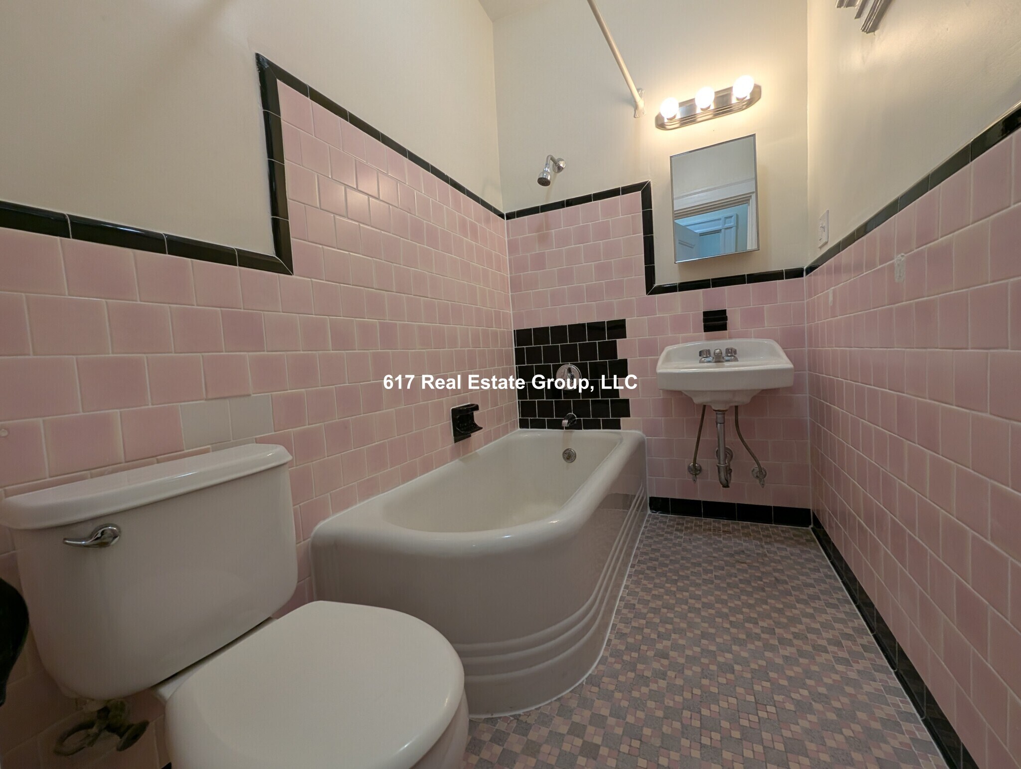 Building Photo - 2 Ware St