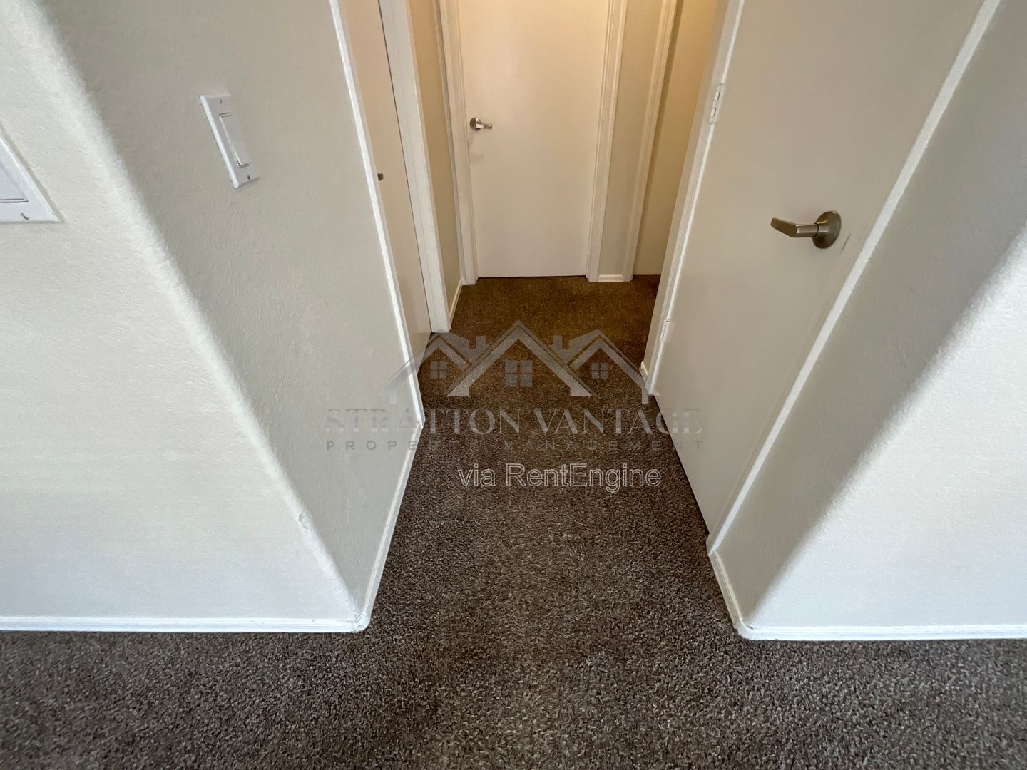 Building Photo - 3521 E Juanita Ave