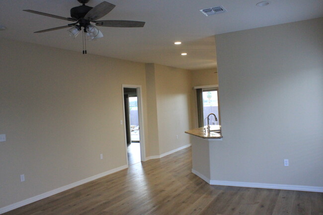 Building Photo - 9847 Prescott Dr