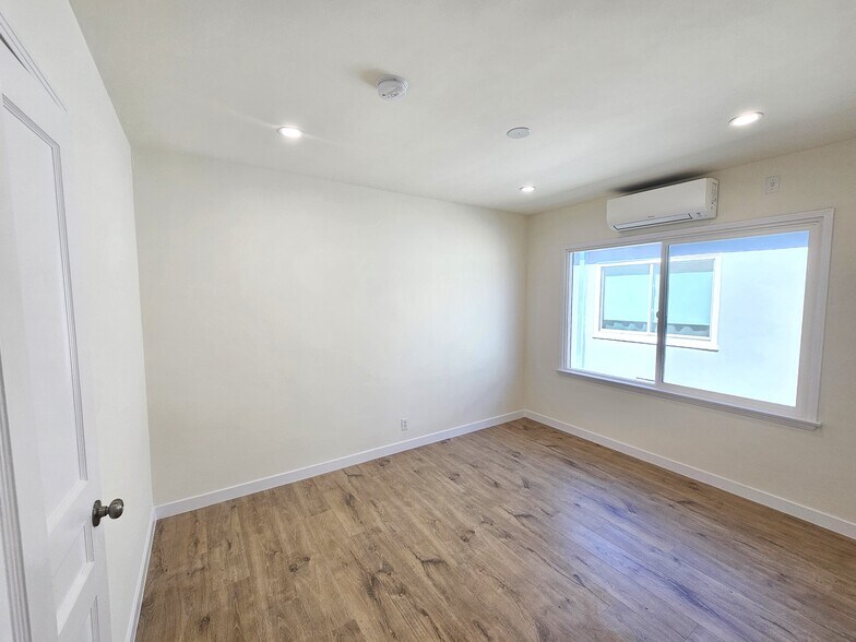 Building Photo - 1401 W Victory Blvd