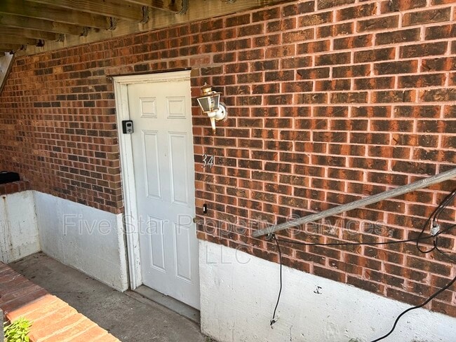 Interior Photo - Lake Shore Apartments