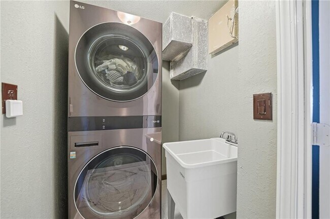 Building Photo - 1545 Dawson Petit Rdg Dr