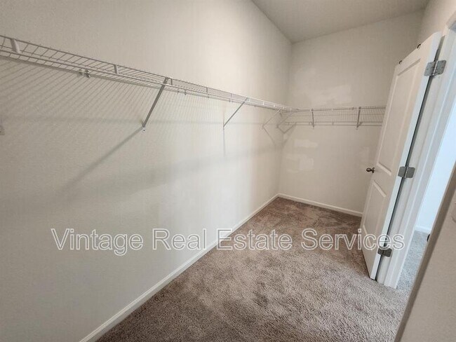 Building Photo - 2340 Harris Hawk Ave