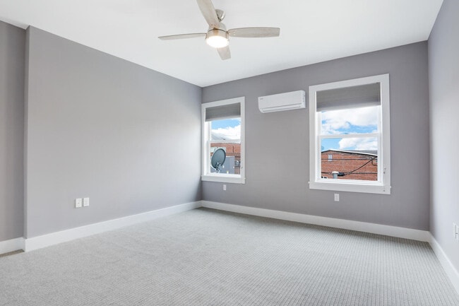 Building Photo - 44 Greenwich Ave