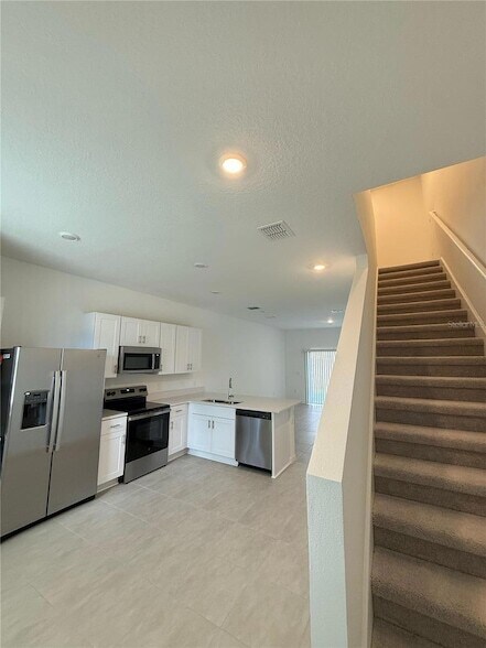 Building Photo - 3082 Skyline Lp
