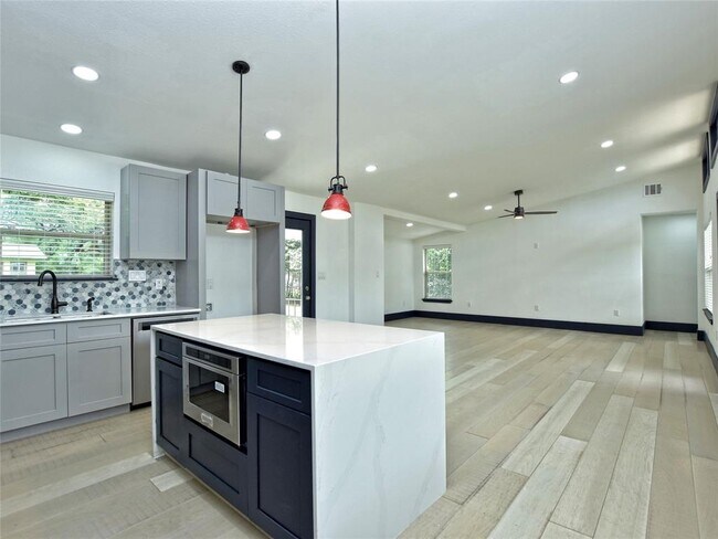 Building Photo - 11800 Tedford St