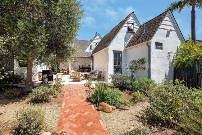 Building Photo - 2837 Clinton Terrace