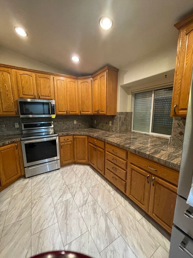 Building Photo - Beautiful 4 bedroom home in West Greeley a...