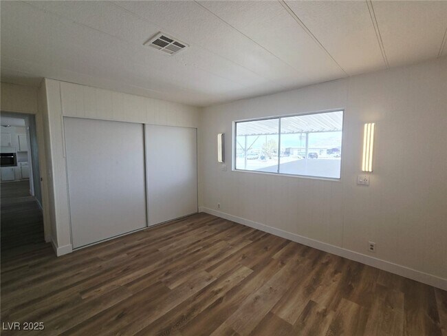 Building Photo - 220 Hopi Ln