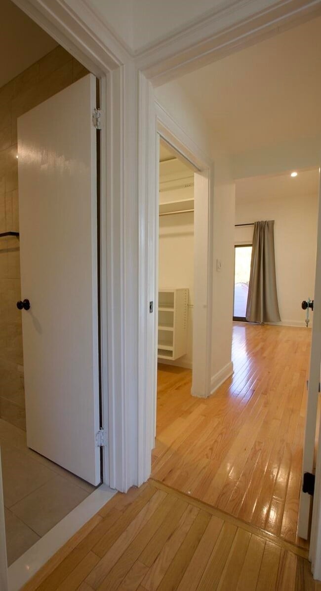 Building Photo - 702 Mainsail Ln