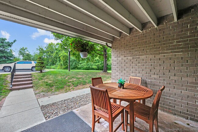 Building Photo - 85 Oxbow Dr