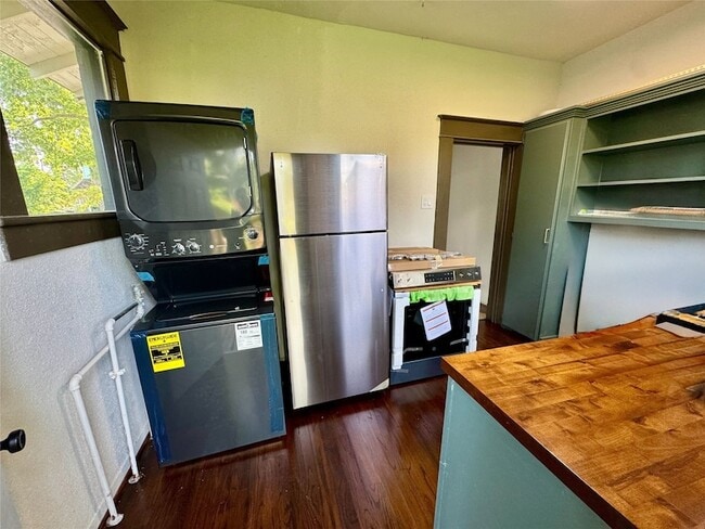 Building Photo - 407 Cordell St