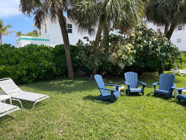 Building Photo - 810 S Surf Rd